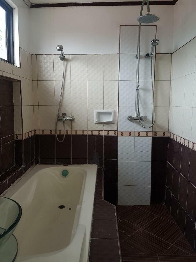 Joyful Island Hostel Мактан Екстериор снимка
