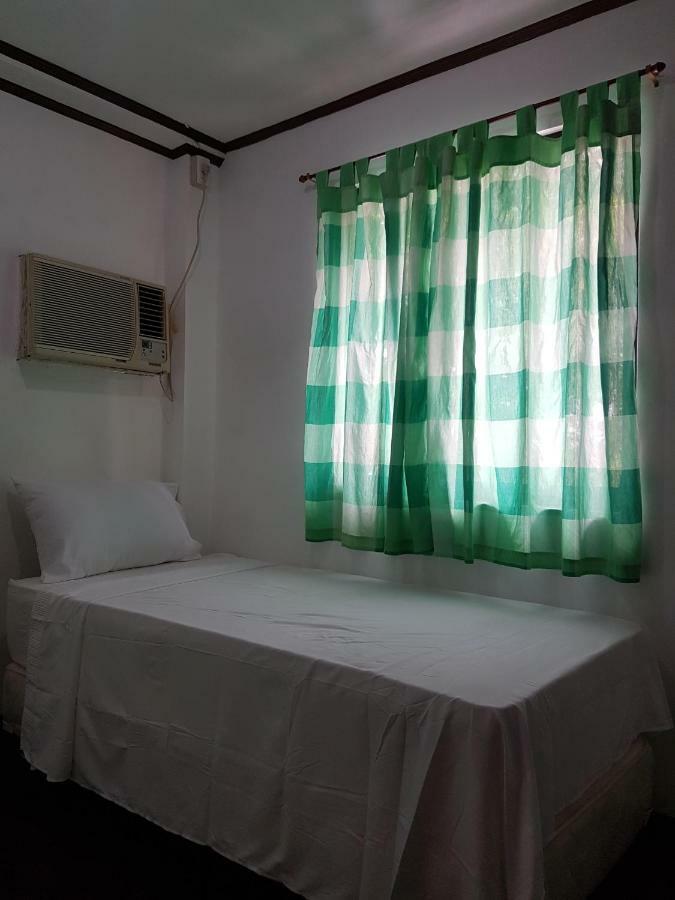 Joyful Island Hostel Мактан Екстериор снимка