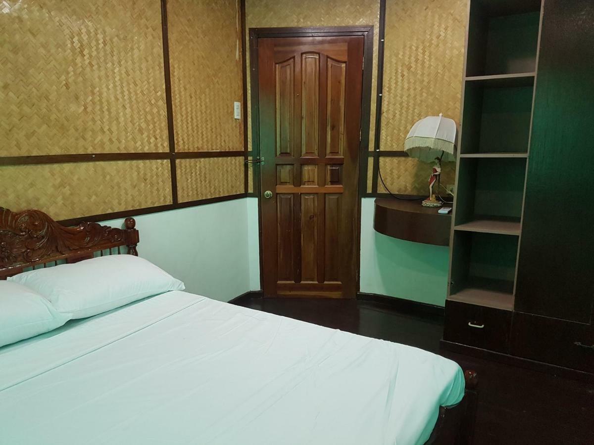 Joyful Island Hostel Мактан Екстериор снимка