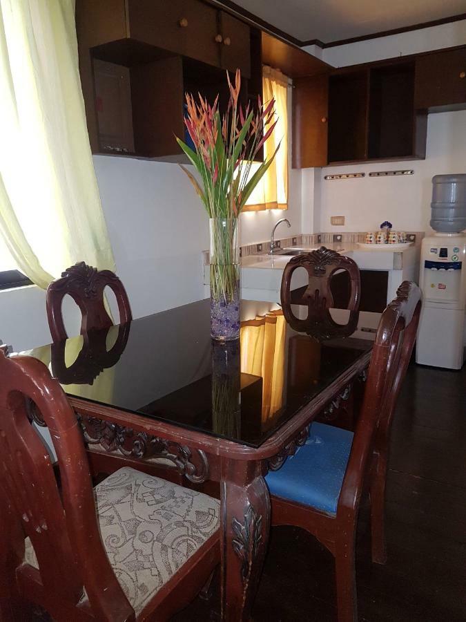 Joyful Island Hostel Мактан Екстериор снимка